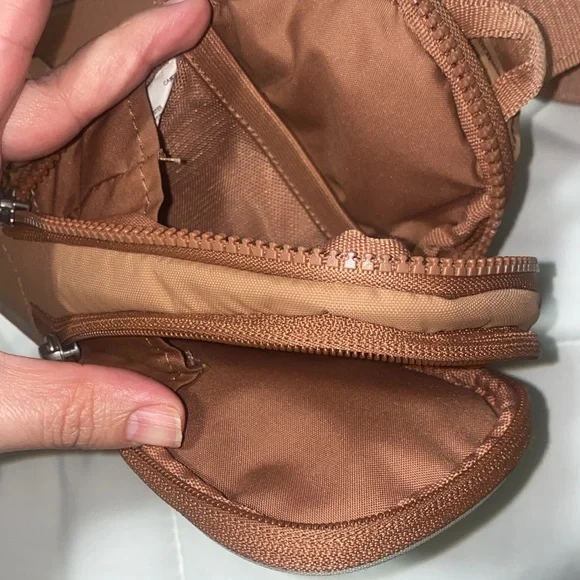 Nike Tan Crossbody Bag with Adjustable Strap and Zipper Closure - Picture 6 of 7
